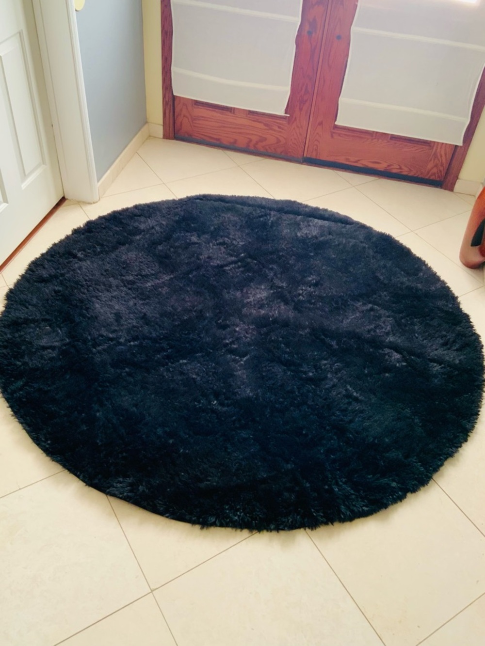 NWOT—Plush Round Black Area Rug